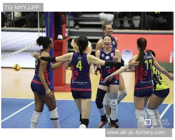 罗滕力挺老将回国家队,两嘉宾持反对意见激烈——足球新动向背后的思考 罗滕力挺老将回国家队,两嘉宾持反对意见激烈——足球新动向背后的思考